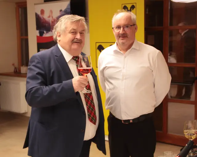 Johann Wallner genehmigte sich ein Achterl Uhudler | Foto: Peter Seper