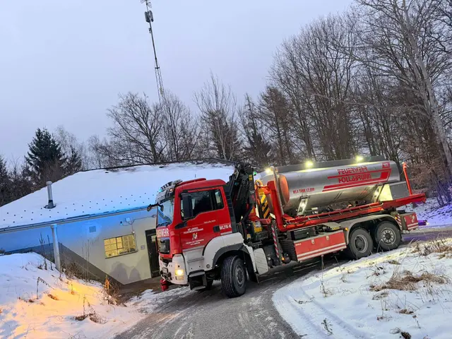 Tanklöschfahrzeuge der Feuerwehr sichern derzeit die Trinkwasserversorgung in Hardegg. | Foto: BFKDO Hollabrunn