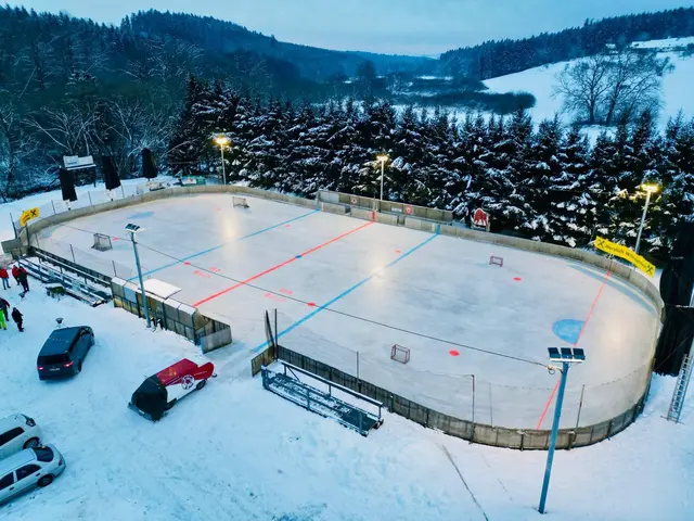 Auch Eismaschine "Olga" (links unten) machte ihren Dienst. | Foto: UEC Red Bulls St. Josef