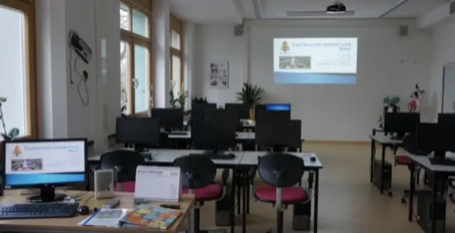 Kleiner Informatikraum der PTS Braunau. | Foto: PTS Braunau