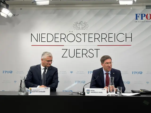 St. Pöltens Spitzenkandidat der FPÖ Martine Landauer und der Welser Bürgermeister Andreas Rabl. | Foto: Bernd Dorner