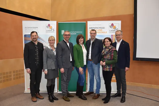 Daniel Rogl, Dir. ÖR Ursula Forstner, LK OÖ Präsident Franz Waldenberger Hanna &amp; Hannes Gerstmayr, LAbg. BBKO Regina Aspalter und LK OÖ Direktor Karl Dietachmair (v.li.). | Foto: BBK KI SE