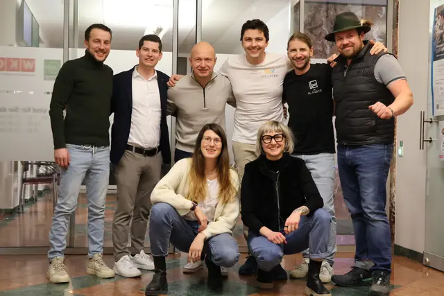 Vorne: Miriam Lehner und Linda Zechmeister - Hinten: Martin Schauer, Robin Aigner, Martin Sumereder, Lorenz Humer, Philipp Baumgartner und Benedikt Pointner. | Foto: MeinBezirk/Constance Haslberger
