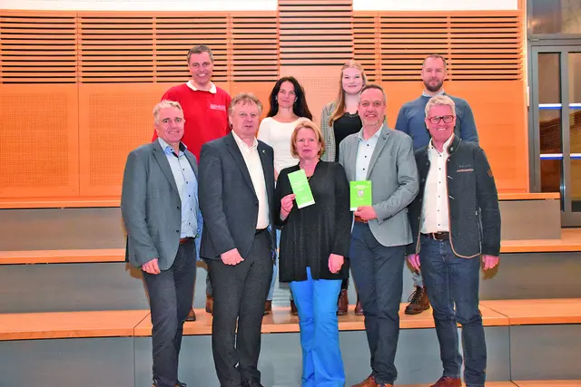 Vorstandsmitglieder der ARGE ARAM: v.l.n.r. Walter Ramsbacher, Rainer Holz, Leopold Astner, Birgit Ortner, Elke Beneke, Julia Rauscher, Markus Brandstätter, Christopher Gruber, Robert Buchacher