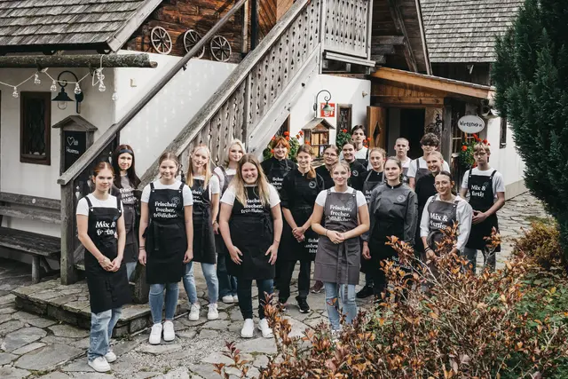 Mit vollem Elan führen die Lehrlinge seit Oktober des Vorjahres je samstags ihr eigenes Restaurant.  | Foto: Bauernhofer 