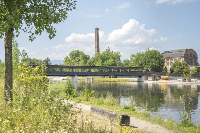 Das Landesverwaltungsgericht Steiermark entschied im Fall Stadt Graz gegen Kovac, dass der Steg weiter öffentlich nutzbar bleiben muss, der Grund aber im Privateigentum bleibt.  | Foto: Stadt Graz/Fischer