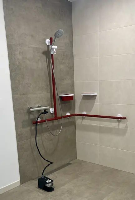 Besonders bei Demenzerkrankungen können gezielt eingesetzte Farben die visuelle Orientierung erleichtern  | Foto: em