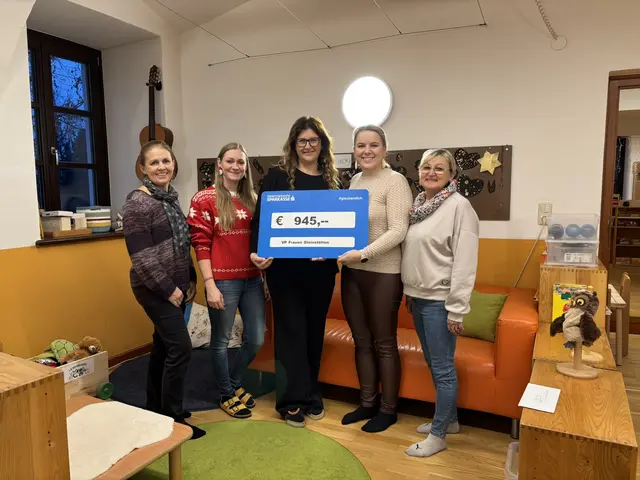 Gemeinsam konnten die VP Frauen fast 1.000 Euro übergeben. | Foto: VP Frauen