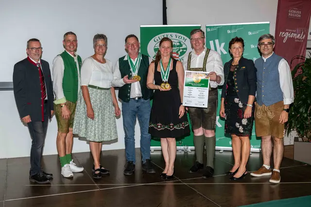 Familie Wechtitsch aus Großklein holte Gold mit ihrem Faschingskrapfen (Susanne Reiterer war bei der Prämierung nicht anwesend). | Foto: LK Steiermark/Kristoferitsch