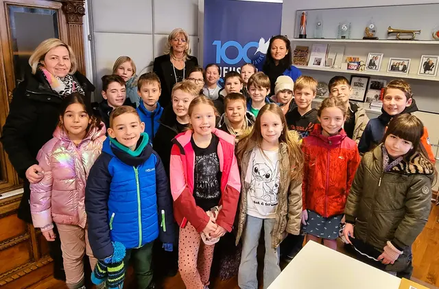 Volksschulkinder besuchten die Bürgermeisterin im Rathaus.  | Foto: Stadtgemeinde Neusiedl am See