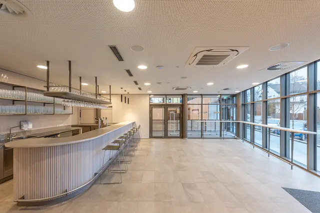 Der Eingang der neuen Multifunktionshalle sieht einladend aus. | Foto: artivo
