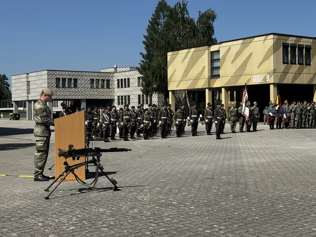 Gregor Richter bei seiner Rede in der Ostarrichi-Kaserne in Amstetten. | Foto: Dietl-Schuller
