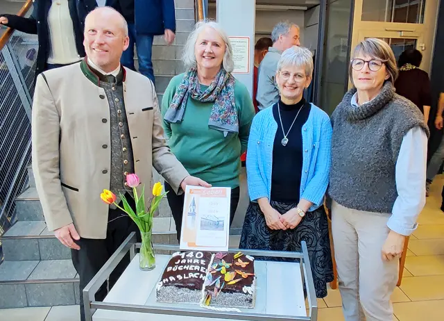 Bezirkshauptmann Valentin Pühringer war zu Gast beim Fest der Bücherei Haslach. | Foto: Bücherei Haslach