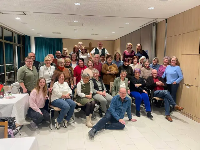 Die ehrenamtlichen Mitarbeiterinnen und Mitarbeiter des Seniorenwohnhauses „Hoamat Achfeld“ wurden zu einem gemeinsamen Abend eingeladen. | Foto: SPÖ Golling