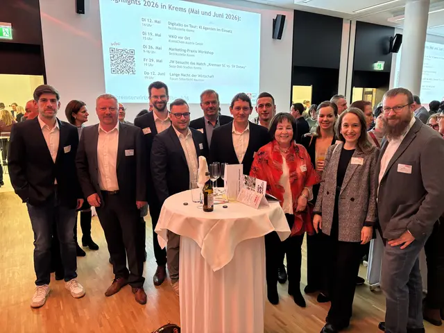 Anna Schütz (Mitte, Dame in rot) mit ihrem Team beim WKO-Neujahrsempfang in Krems. | Foto: Ivan Gabrovec