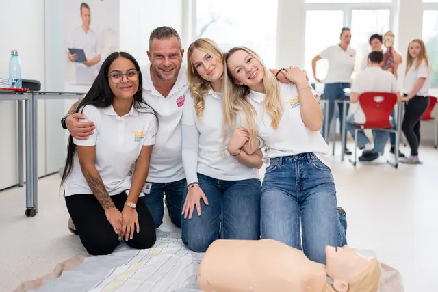 Am 4. Februar 2026, 18 Uhr, öffnet die Schule für Gesundheits- und Krankenpflege in Kirchdorf ihre Türen, und am 12. Februar 2026, 18 Uhr, laden die Schule für Gesundheits- und Krankenpflege sowie die Schule für medizinische Assistenzberufe in Steyr alle Interessierten zu einem Infoabend ein. | Foto: OÖG