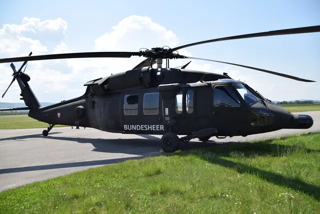 Einer der Black Hawks des österreichischen Bundesheeres.  | Foto: Victoria Edlinger