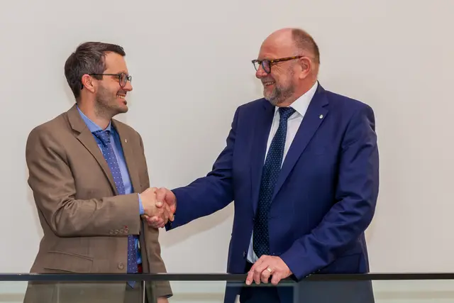 Von links: Daniel Schaufler und Gerhard Schäffer. | Foto: Stadtgemeinde Oberndorf