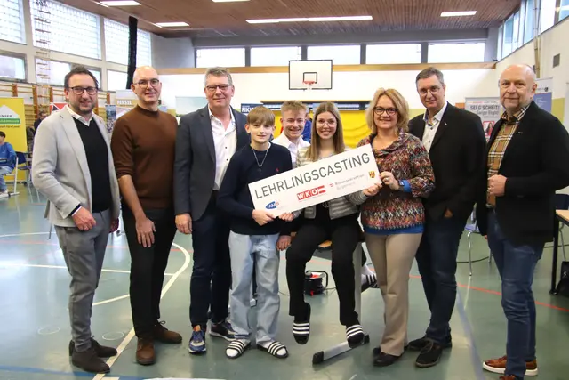 Das Stegersbacher Lehrlingscasting eröffneten Vertreter der Wirtschaftskammer, des Arbeitsmarktservice, der Schulen und der Gemeinde. | Foto: Martin Wurglits