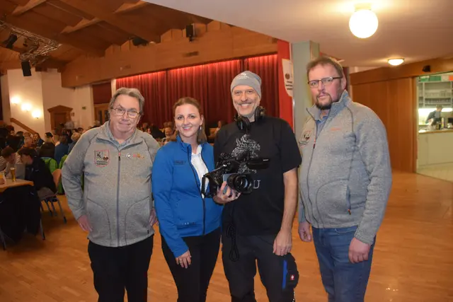 Das Führungstrio des Bezirksverbandes vl  Bez. Obm. Andi Aberger, Bezirk Schriftführerin Michaela Schipflinger mit Medien Begleiter Mike Jöbstl und Vizeobmann Hans Pletzer.