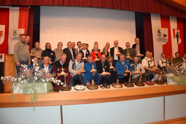 Wir feierten heuer gemeinsam 70 Jahre Schwergewicht Eisschützenverband Bezirk Kitzbühel. Jetzt liegt es an uns allen gemeinsam, Wegbereiter für die nächsten 70 Jahre zu sein.