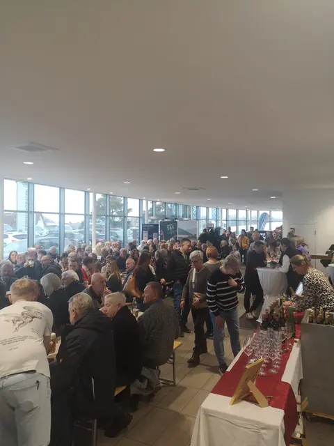 Zahlreiche Besucher waren am 17. Jänner bei der Hausmesse vom Autohaus Psotka in Brunnenthal mit von der Partie. Vorgestellt wurden zudem die neuen Ford Modelle 2026. | Foto: Fotos: Autohaus Psotka