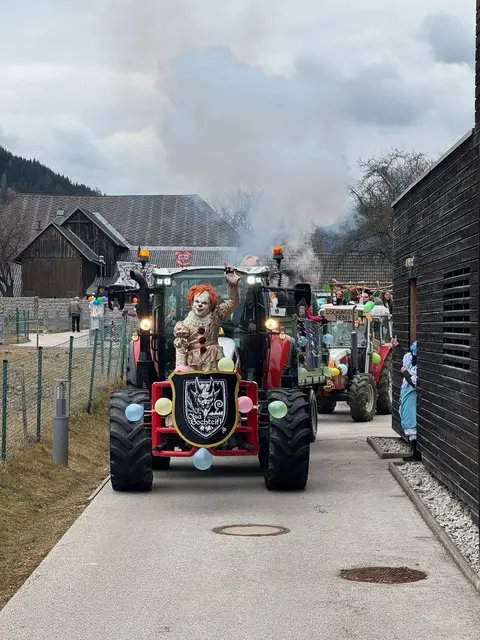 Am 14. Feber wird ab 13 Uhr zum Faschingsumzug geladen  | Foto: EHC Micheldorf