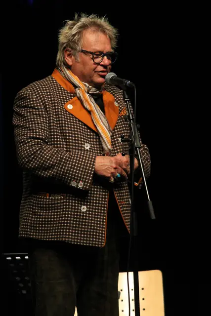 Dietmar Haslinger von "Weltenklang" holte die Portugiesische Band nach Österreich. | Foto: Josef Hofmüller