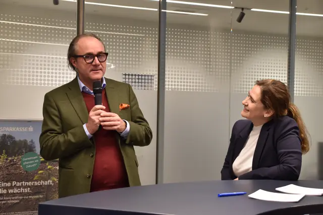 HTL Mödling: Abteilungsvorstand Johann Grubmüller und Direktorin Katharina Übl-Zelenka. | Foto: Mirjam Preineder