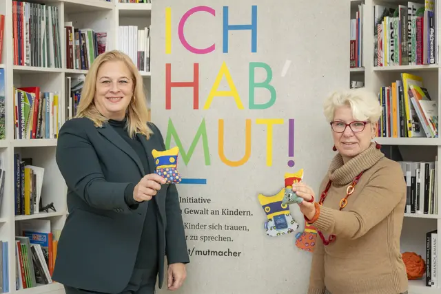 "Mutmacher"-Initiative: Familien- und Jugendstadträtin Claudia Unger (l.) und Ingrid Krammer, Leiterin des Amtes für Jugend und Familie | Foto: Stadt Graz/Fischer