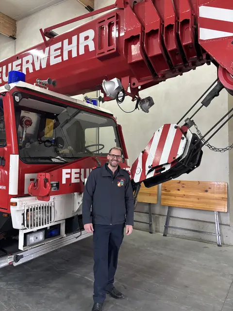 Privat ist der Feuerwehrkommandant Vater von zwei Töchtern. | Foto: Alexandra Goll