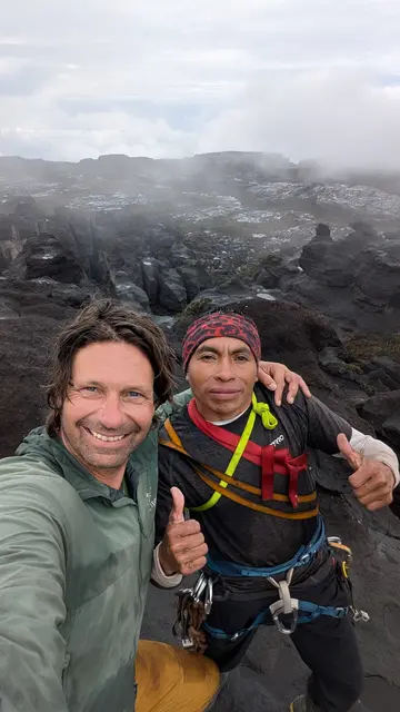 Andreas Aschaber (links) und Andres Rodriguez am Gipfel des Drachenbergs in Guyana | Foto: Andreas Aschaber