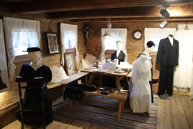 Interessante Exponate aus früheren Generationen sind im Hochzeitsmuseum zu sehen.