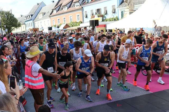 3,2,1... los beim Stainzer Schilcherlauf | Foto: MeinBezirk/Gerhard Langmann