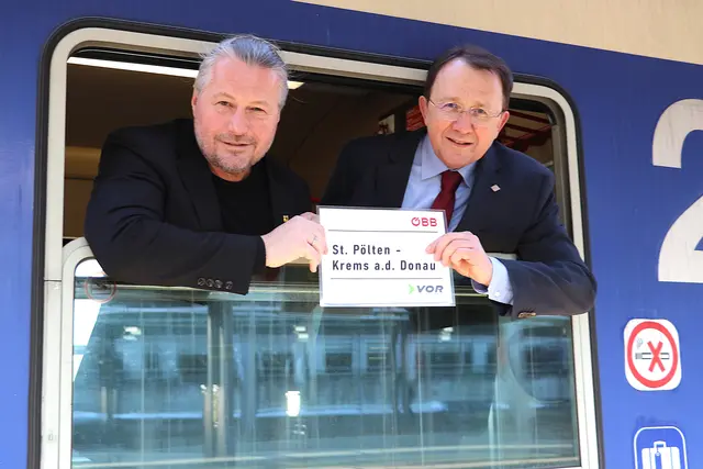v.li.: Krems Bürgermeister Peter Molnar und St. Pölten Bürgermeister Matthias Stadler  | Foto: SPÖ NÖ