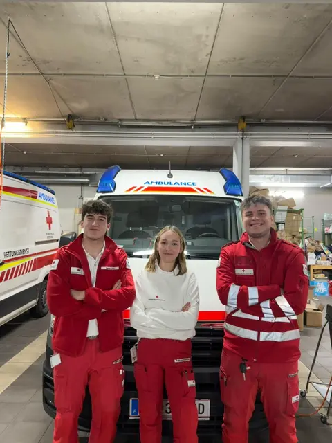 Mitarbeiterinnen und Mitarbeiter des Roten Kreuzes sind derzeit vor allem abends unterwegs, um neue Unterstützer zu finden. | Foto: Rotes Kreuz Klosterneuburg