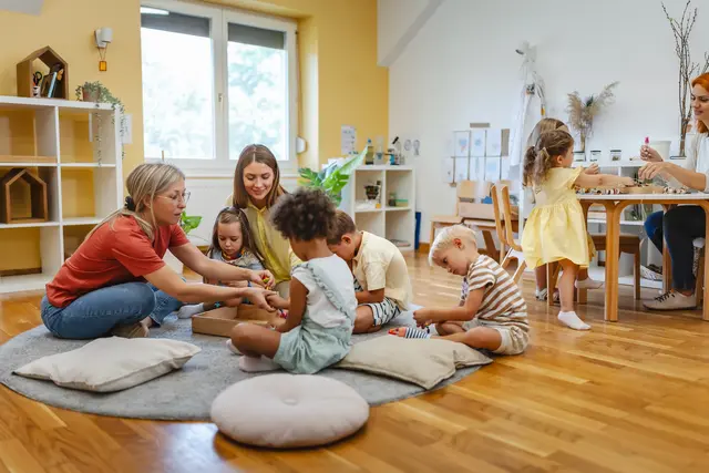 Die Initiative "Eltern stehen auf – für Wahlfreiheit in der Kinderbetreuung" hat eine Petition gestartet, mit der sie sich für mehr tatsächliche Wahlfreiheit im Elementarbereich einsetzt. (Symbolfoto) | Foto: stock.adobe.com/at/lordn 