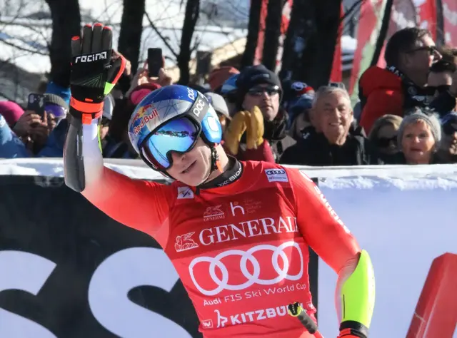 Vorjahressieger und Weltcup-Dominator Marco Odermatt bejubelte den Sieg im Kitzbühel Super-G und seinen bereits achten Saisontriumph