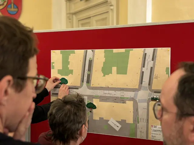 Die Ramperstorffergasse soll demnächst neugestaltet werden. Am Donnerstag, 22. Jänner konnten sich Bezirksbewohnerinnen und -bewohner die Entwürfe ansehen und Feedback geben. | Foto: Nathanael Peterlini/MeinBezirk