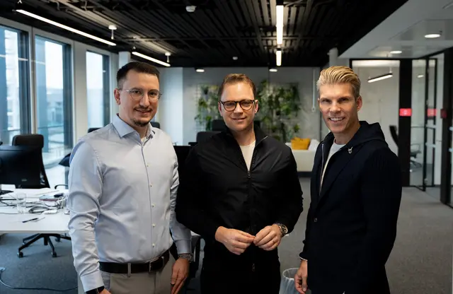 Talents &amp; Company-CEO Mario Derntl (M.) mit den Investoren Simon Wendelin (VGW Beteiligungs GmbH) und Florian Gschwandtner (r.). | Foto: Talents &amp; Company