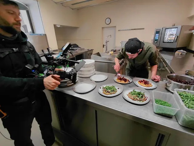 Die sechsteilige Dokumentationsreihe verbindet gesellschaftliche Fragestellungen mit Kulinarik. | Foto: Ortner