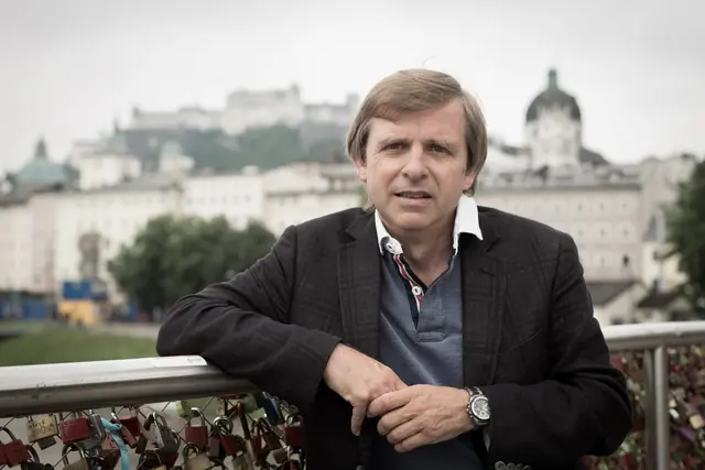 Manfred Baumann liest, Winkelbauer musiziert. | Foto: Baumann