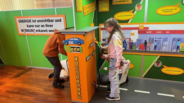 Mit Rätseln und Experimenten wurde das Thema Energie spielerisch und altersgerecht vermittelt. | Foto: WK Reutte/Eisele