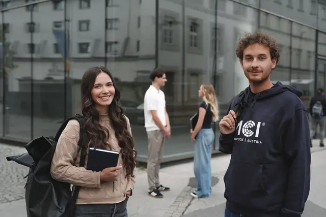 Mitten in Innsbruck: Das MCI verbindet internationale Ausrichtung mit persönlicher Lernatmosphäre und moderner Hochschulkultur. | Foto: MCI