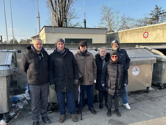 Die Anrainerinnen und Anrainer haben den zugemüllten Mistplatz satt.  | Foto: Luca Arztmann/MeinBezirk