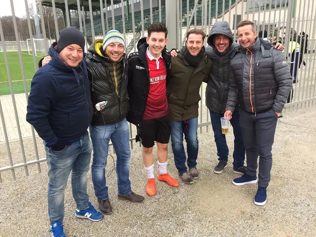 Der Papa (2.v.l.) und Freunde besuchten Mark einst auch in Hannover. | Foto: zVg