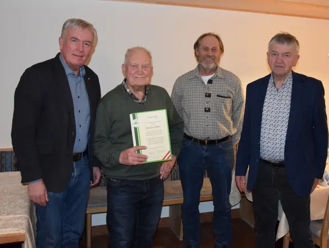 UBV Landesobmann ÖR Karl Keplinger, langjähriges Mitglied Albert Brandstetter, UBV Bezirkssprecher Andreas Etlinger und Organisationsreferent ÖR Johann Großpötzl (v. li.). 
 | Foto: UBV