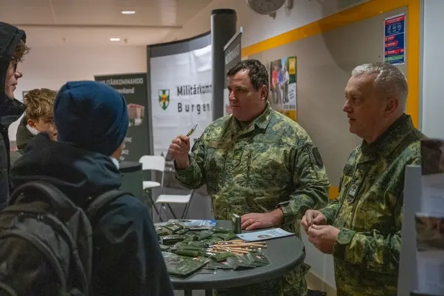 Olt, Trinkl und OStWm, Hönigschnabl beim Bundesheer Infostand durch das Militärkommando Burgenland | Foto: Christian Krutis