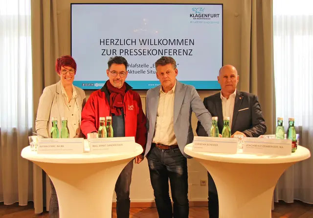 Christian Scheider, Ernst Sandriesser, Katrin Starc und Joachim Katzenberger bei der Präsentation des Notfallsplans für obdachlose Menschen. | Foto: StadtKommunikation