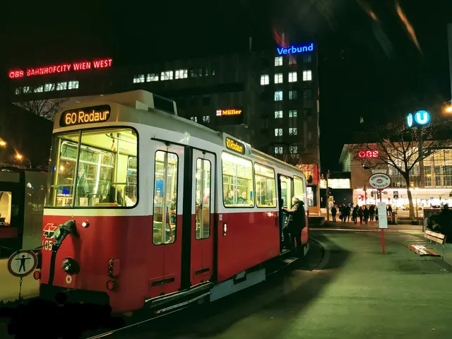 Bereits im Sommer 2024 haben die Wiener Linien damit begonnen, ihre Fahrzeuge umzurüsten. Statt Leuchtstoffröhren setzt man auf moderne LEDs, die nicht nur besser leuchten, sondern auch Energie sparen sollen. (Symbolfoto) | Foto: Nurgul Bz/Unsplash